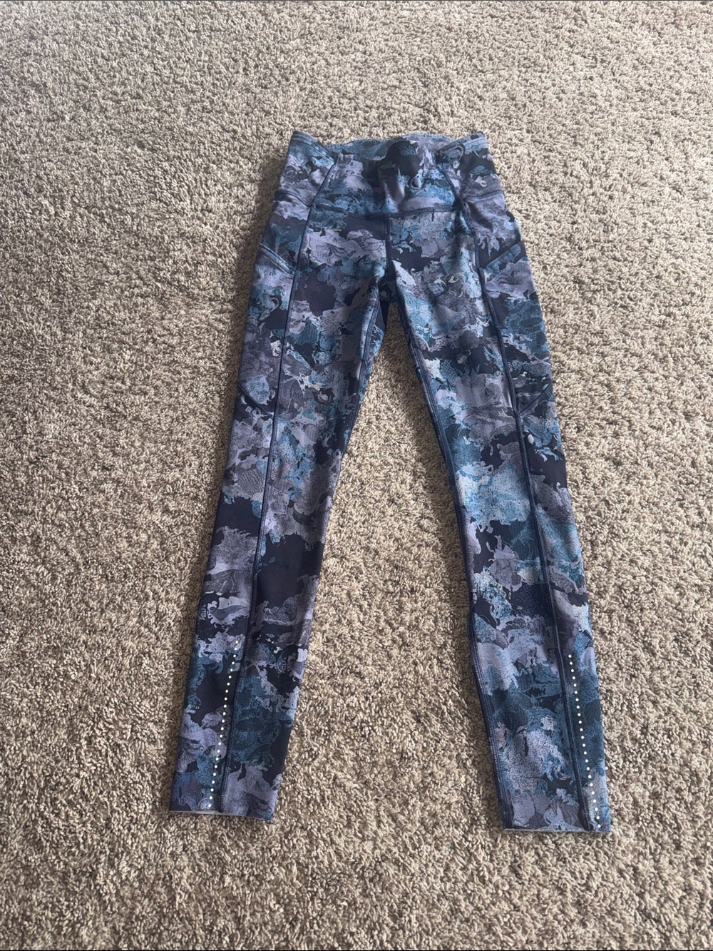 Lululemon patterned running leggings size 4